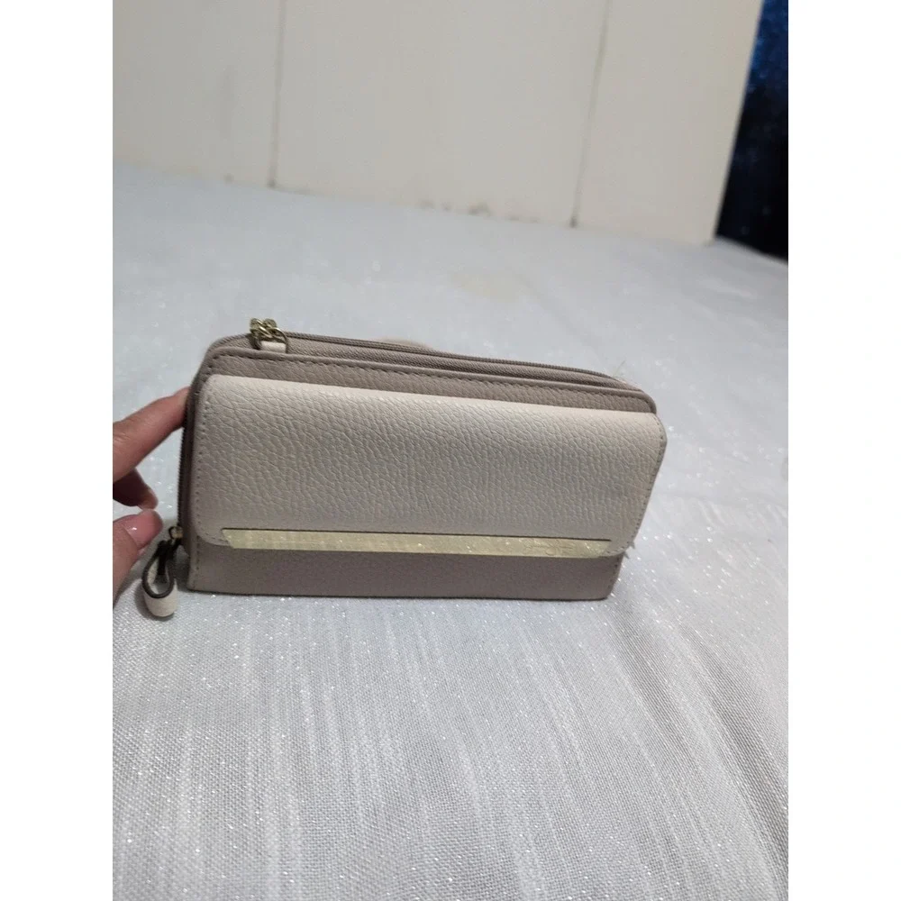 Jessica Simpson Josie Wallet Crossbody Purse Pebble‎ Beige Cream Chain Strap NWT